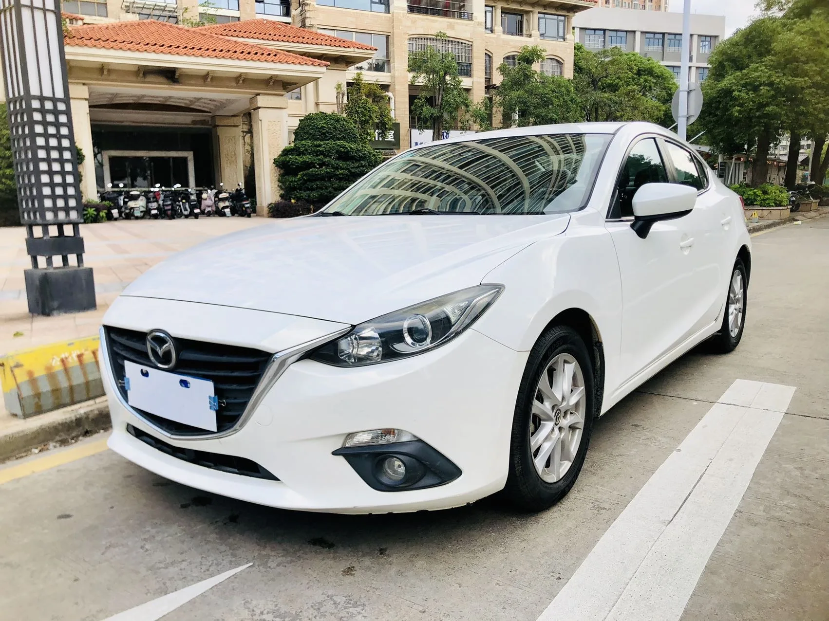 Mazda3 Axela 2014 Sedan 1.5L Automatic Comfort
