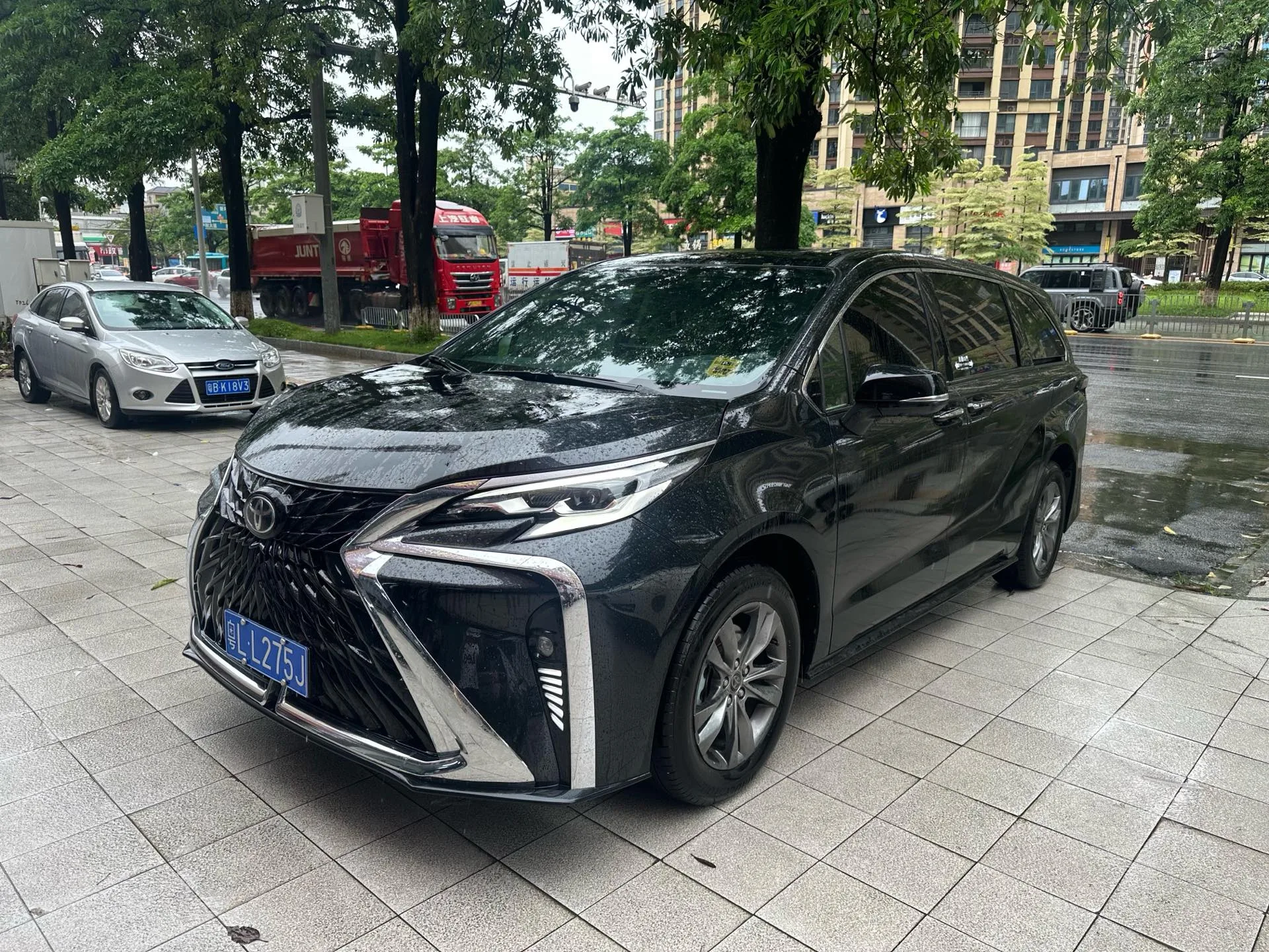 Toyota 2026 Sienna 2.5 CVT AWD Premium Edition Automatic Transmission
