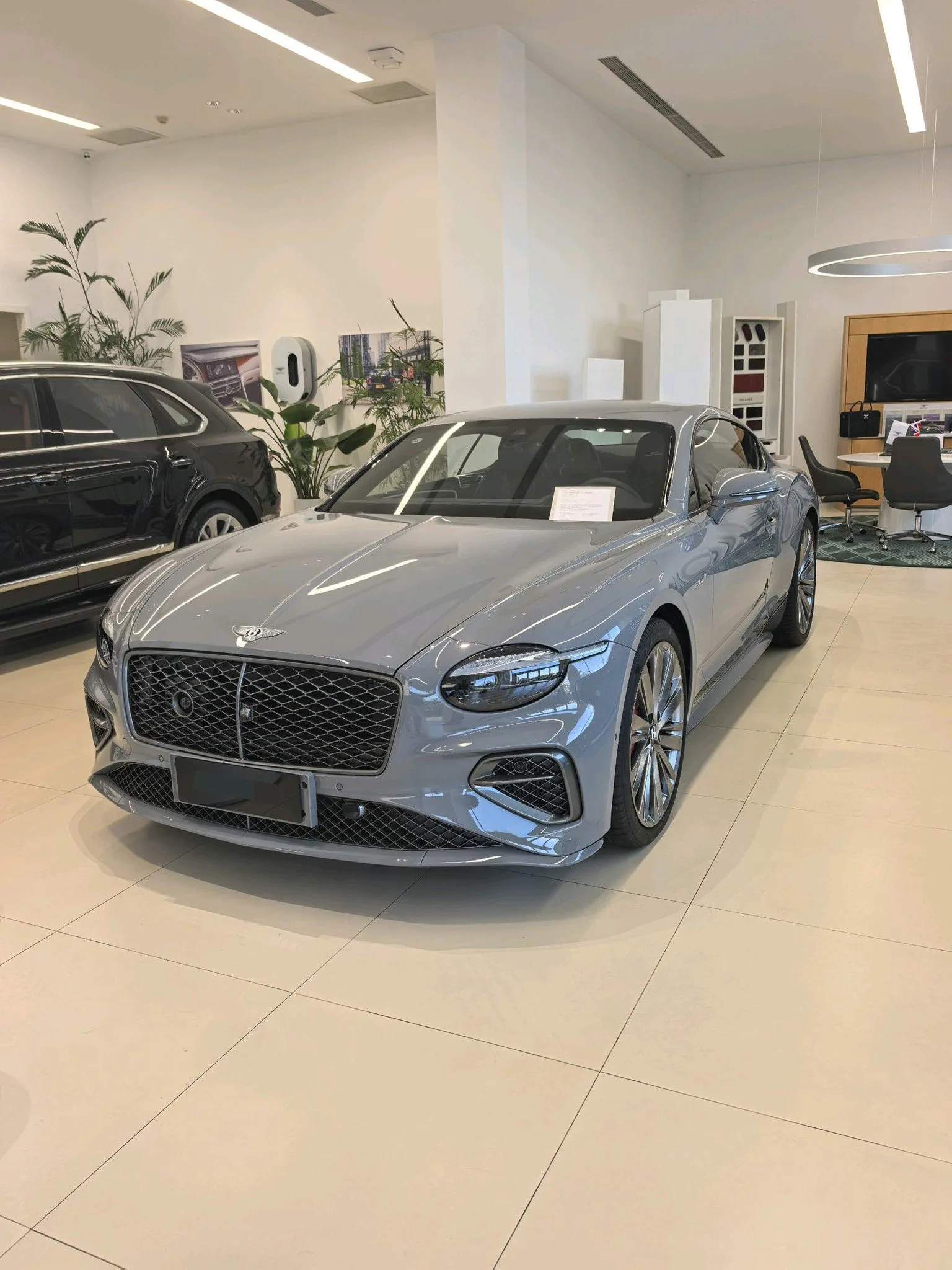 2024 Continental Plug-in Hybrid GT Ultimate Edition