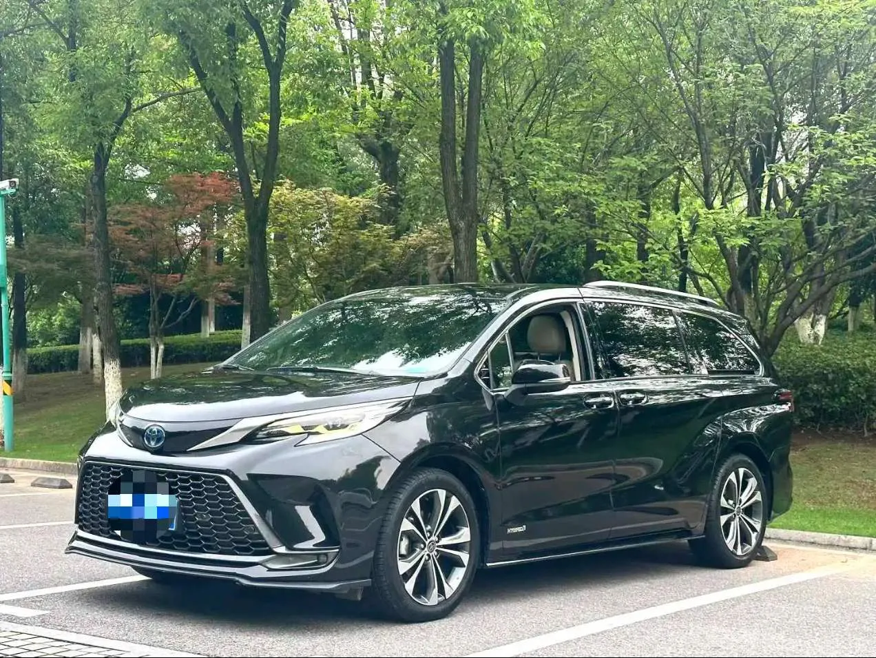 2022 Grevia 2.5L Hybrid Premium Edition