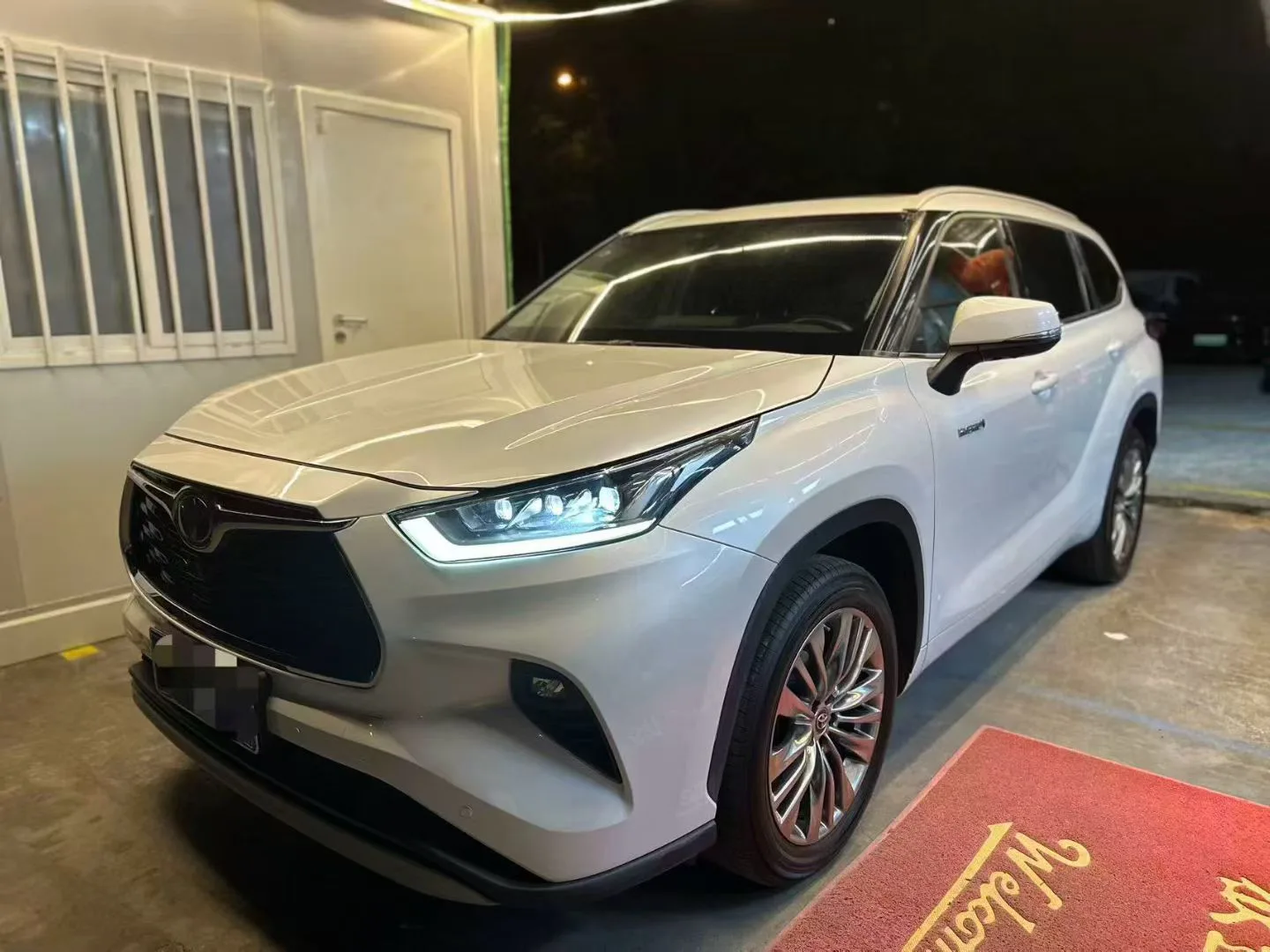 2022 Toyota Highlander Hybrid 2.5L AWD Supreme Edition 7-Seater