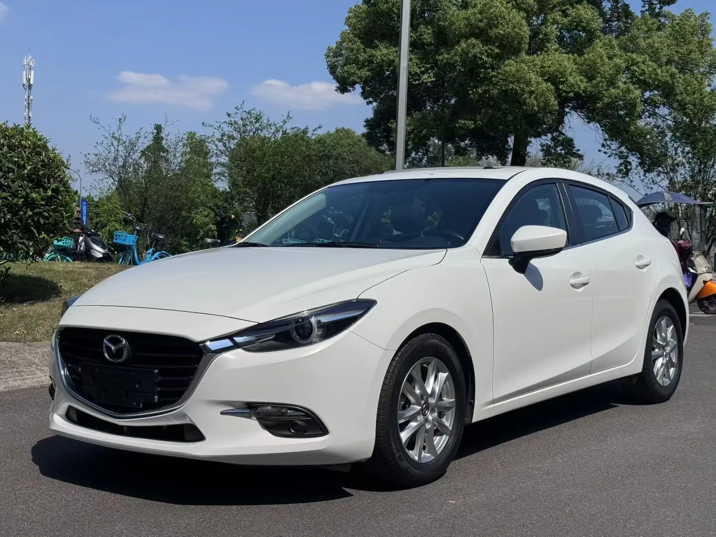 Mazda3 Axela 2019 Cloud Control Edition Hatchback 1.5L Automatic Luxury Model (China V Emission Standard)