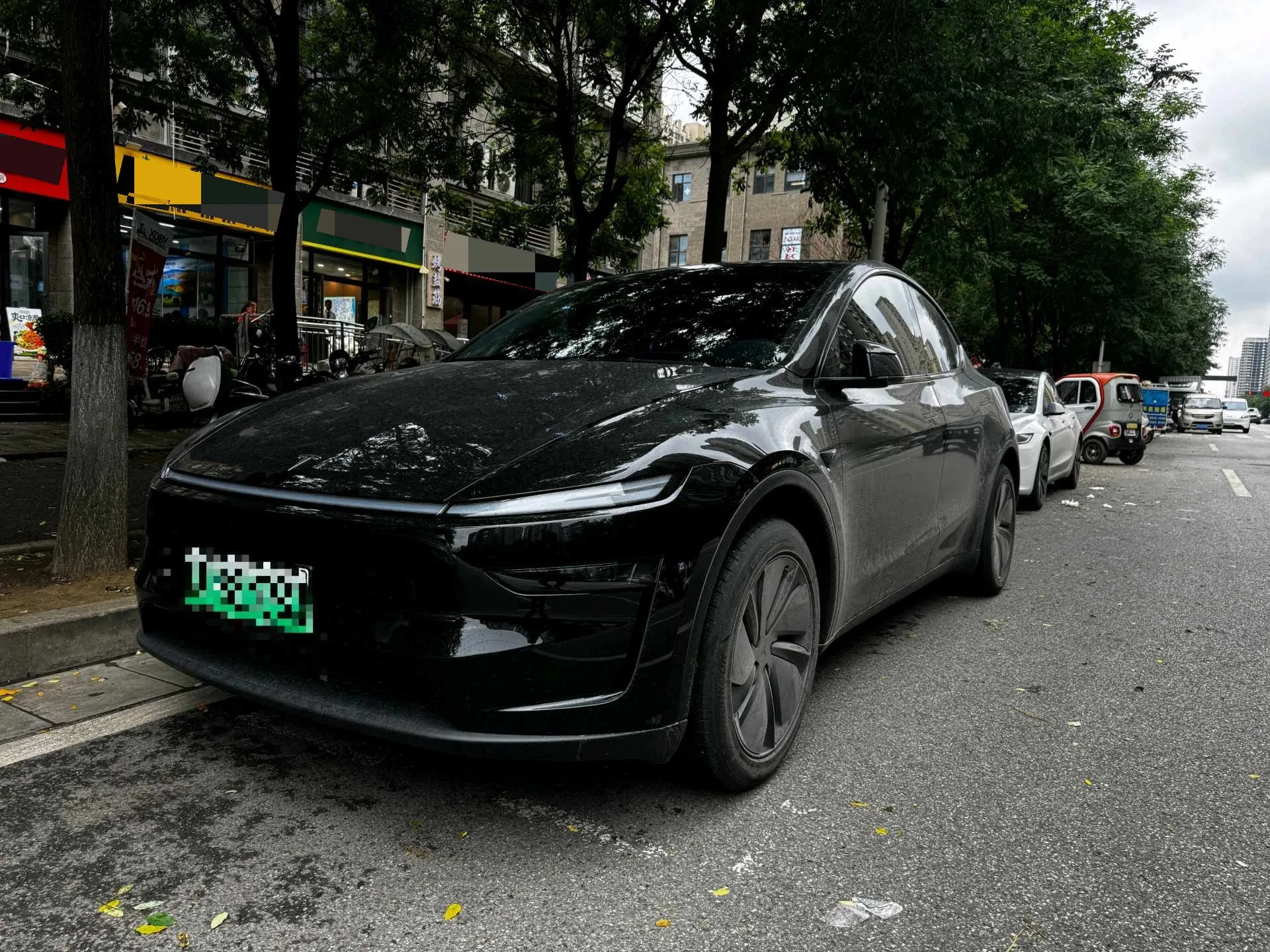 Tesla 2026 Model Y Long Range Rear-Wheel Drive Automatic
