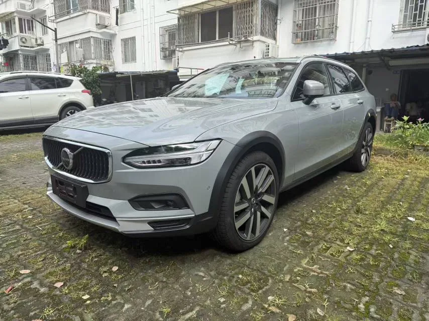 Volvo V90 (Imported) 2025 Model Year V90 Cross Country 48V 2.0T B5 AWD Smart Premium Edition, Automatic Transmission
