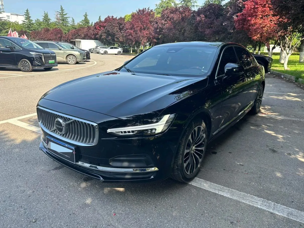 2024 Volvo S90 B5 Smart Luxury Edition