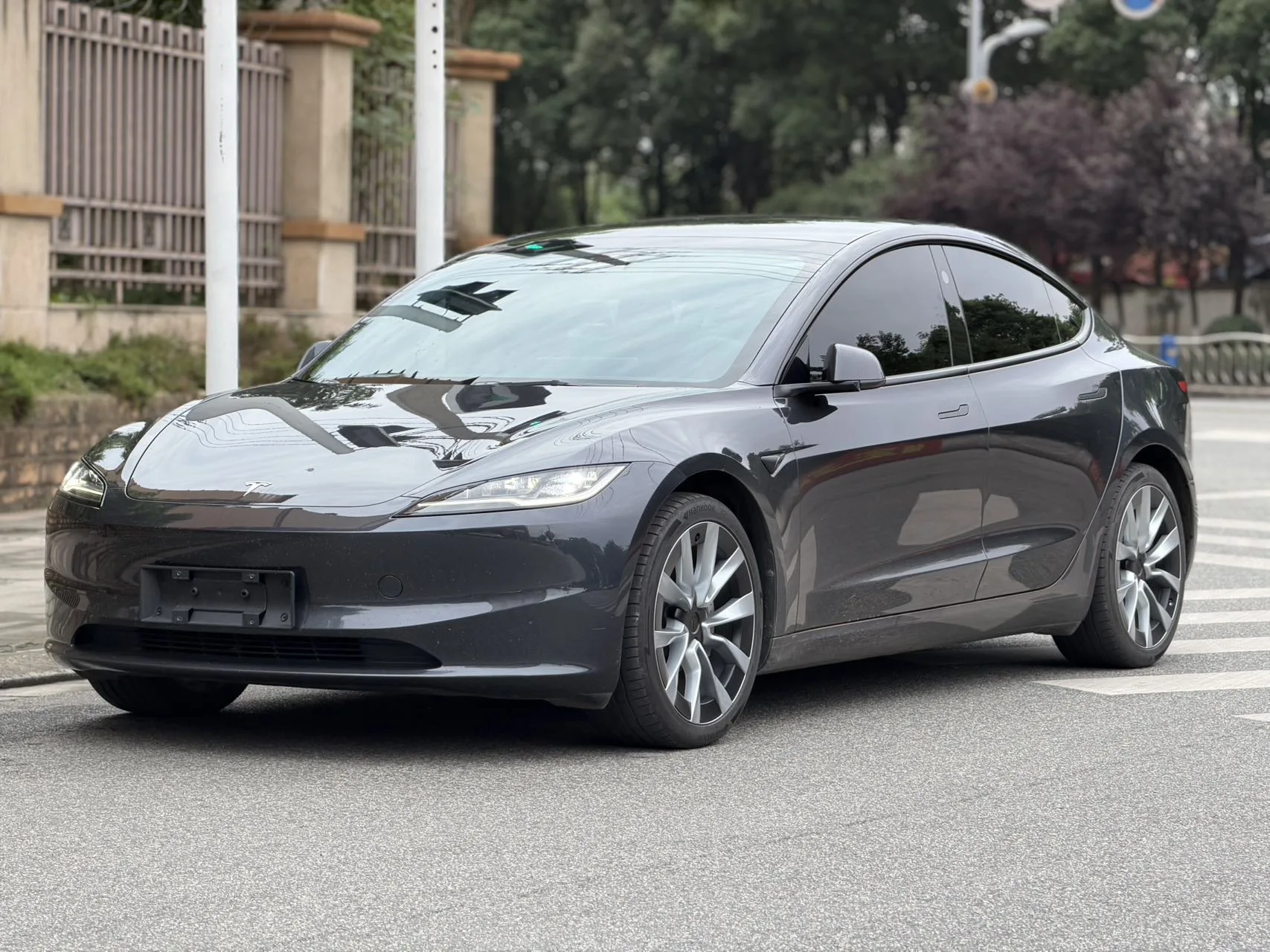 Tesla 2025 Model 3 Rear-Wheel Drive Automatic