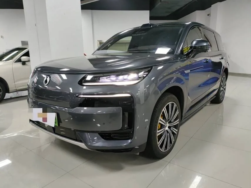 Denza 2025 Denza N9 2.0T CVT 1300 Flagship Automatic