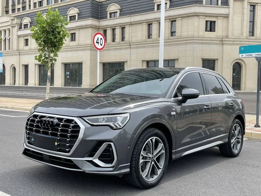 Audi Q3 2022 35 TFSI Fashion Dynamic Edition