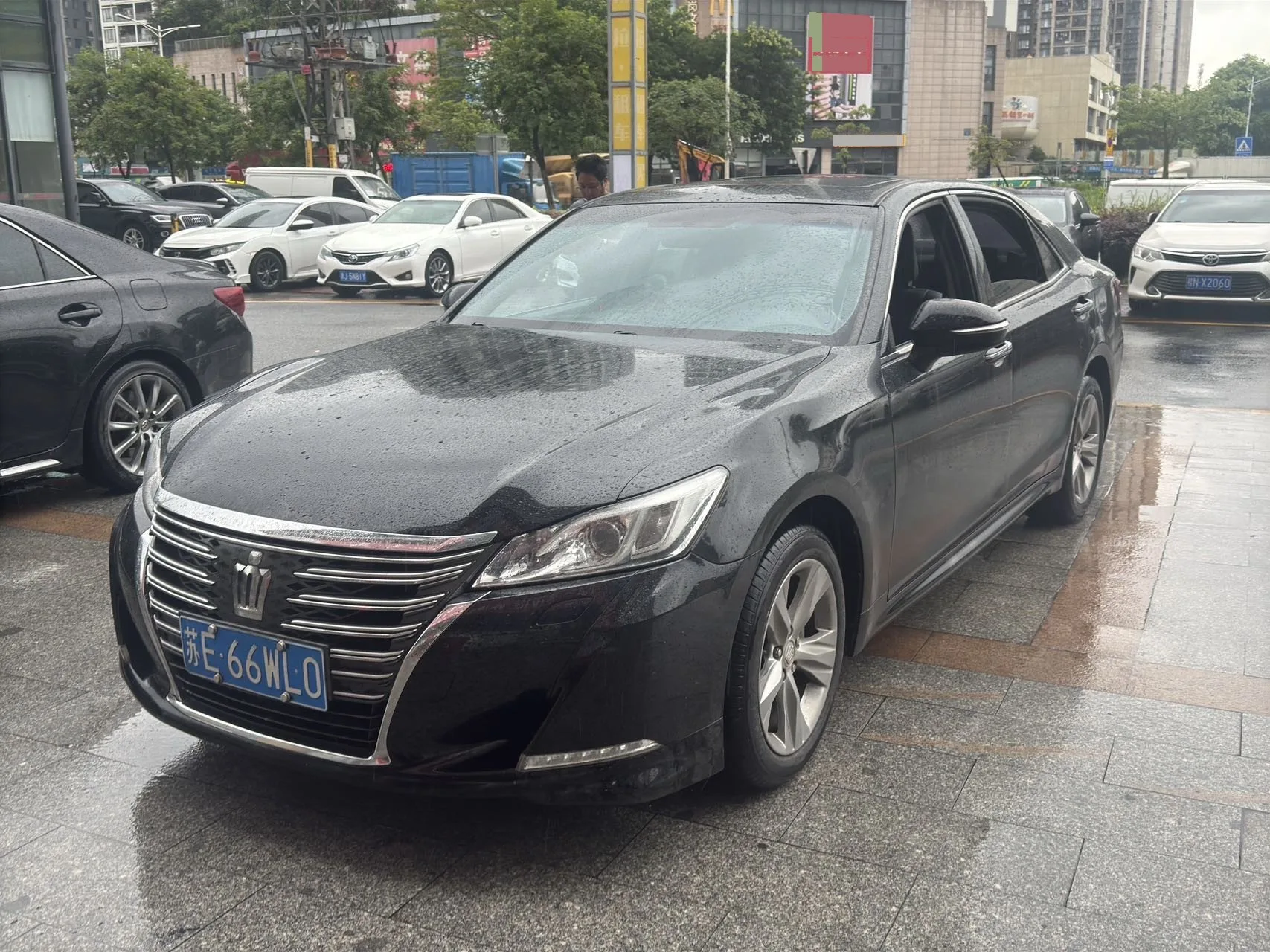 Crown 2015 2.0T Fashion Edition