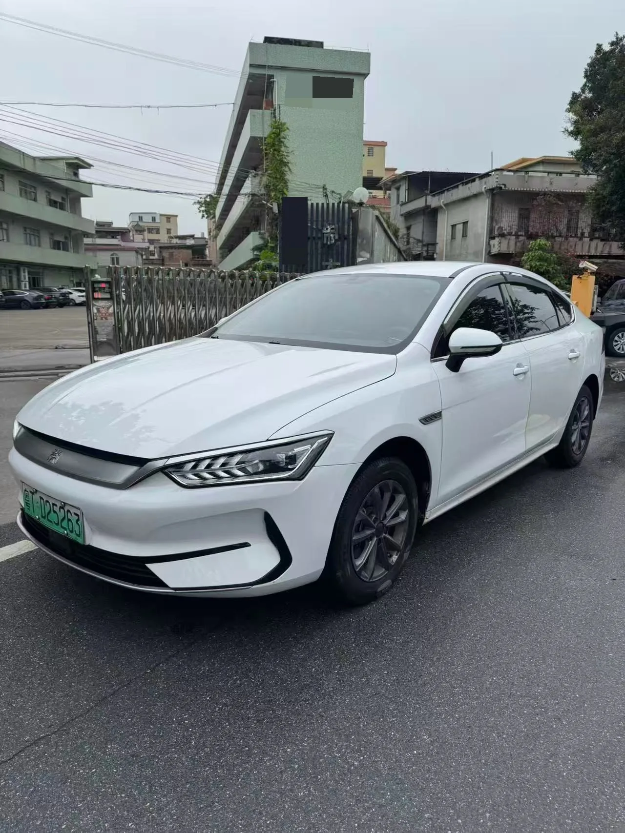 Qin PLUS 2021 EV 400KM Luxury Edition