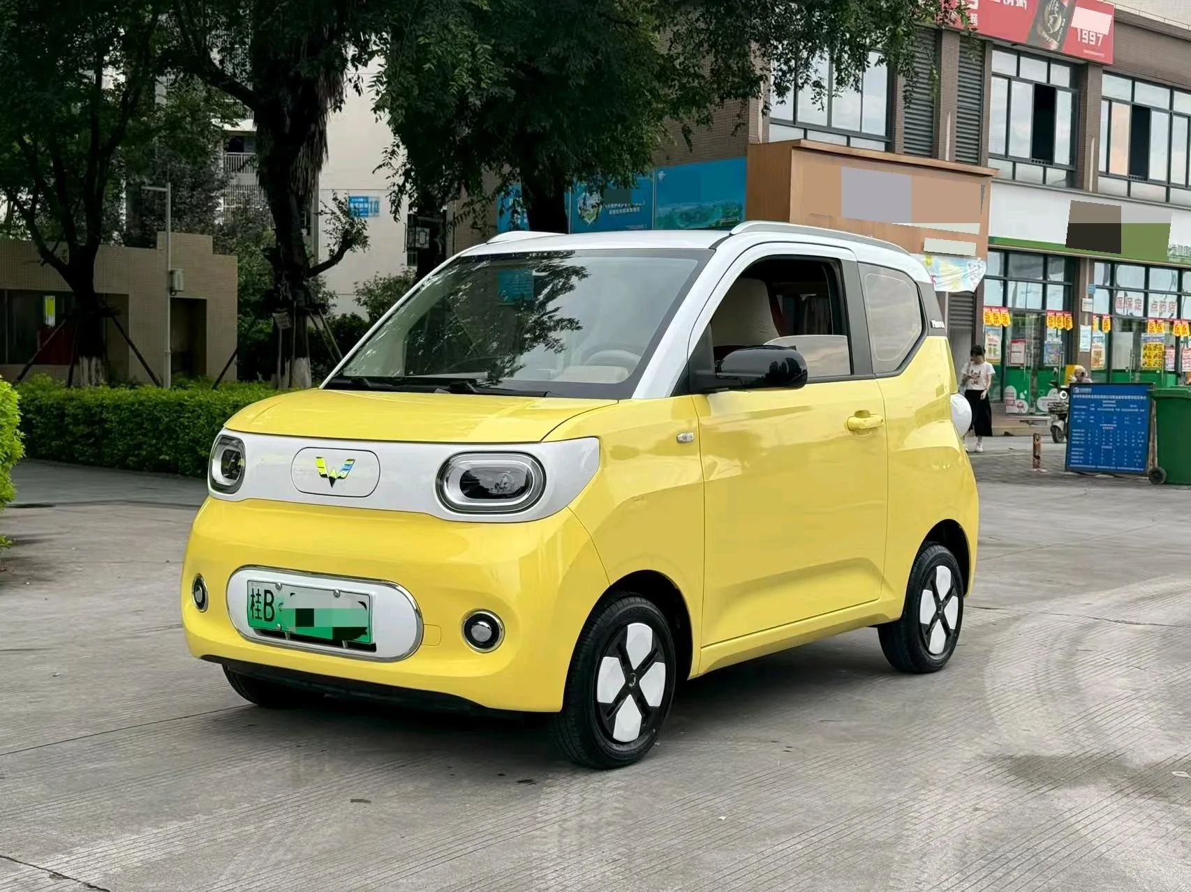 Hongguang MINIEV 2024 Macaron Model, 215km