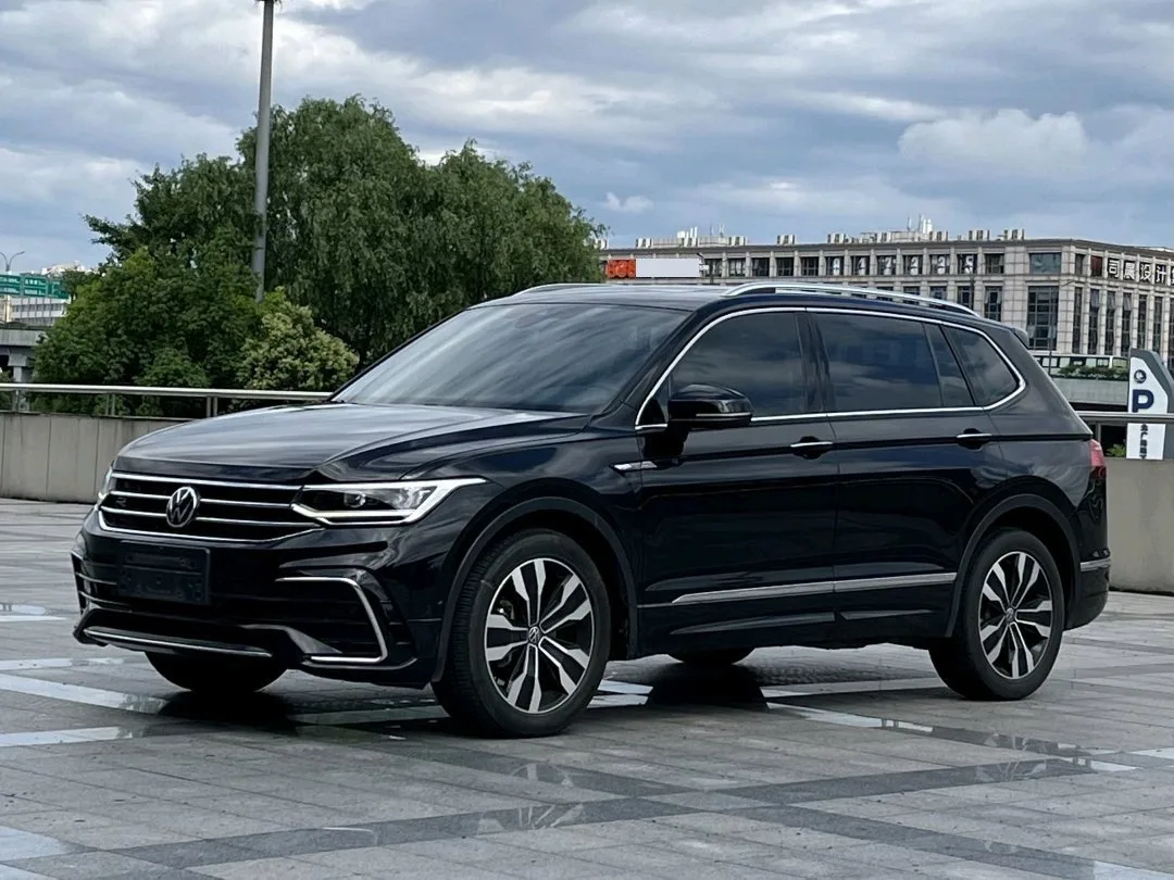 Volkswagen 2023 Tiguan L R-Line 2.0TSI 330TSI 2WD R-Line Premium Edition (Facelift) Automatic Transmission