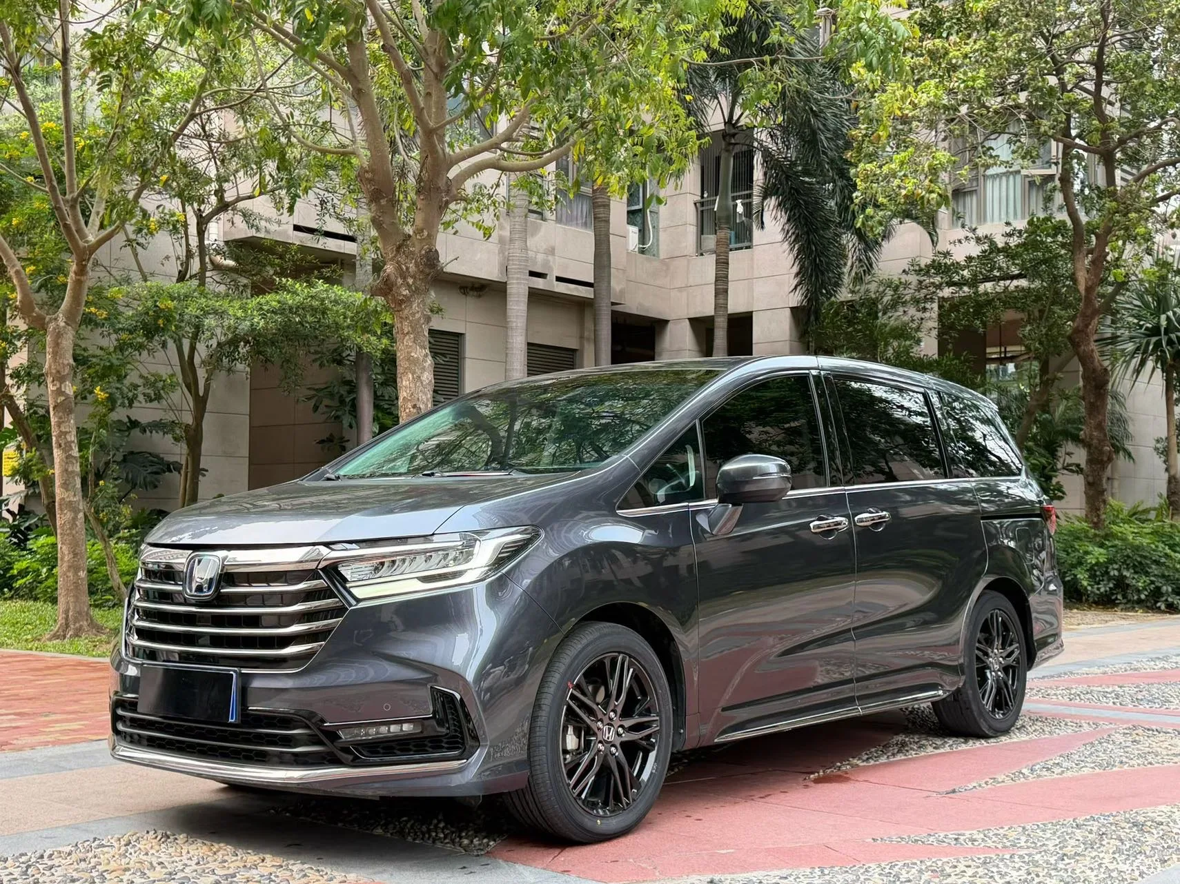 2022 Odyssey 2.0L e:HEV Sharp & Radiant Edition