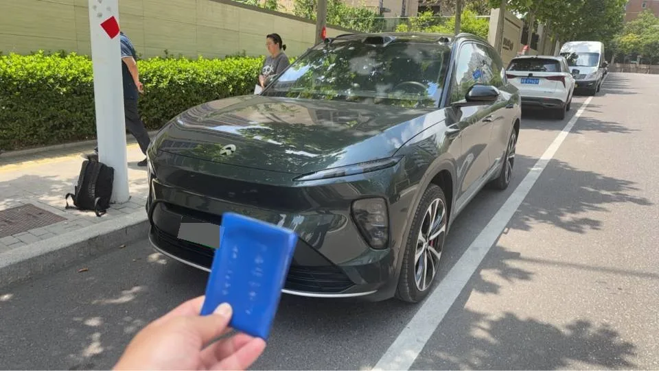 NIO ES8 2024 Model Year 100kWh Signature Edition