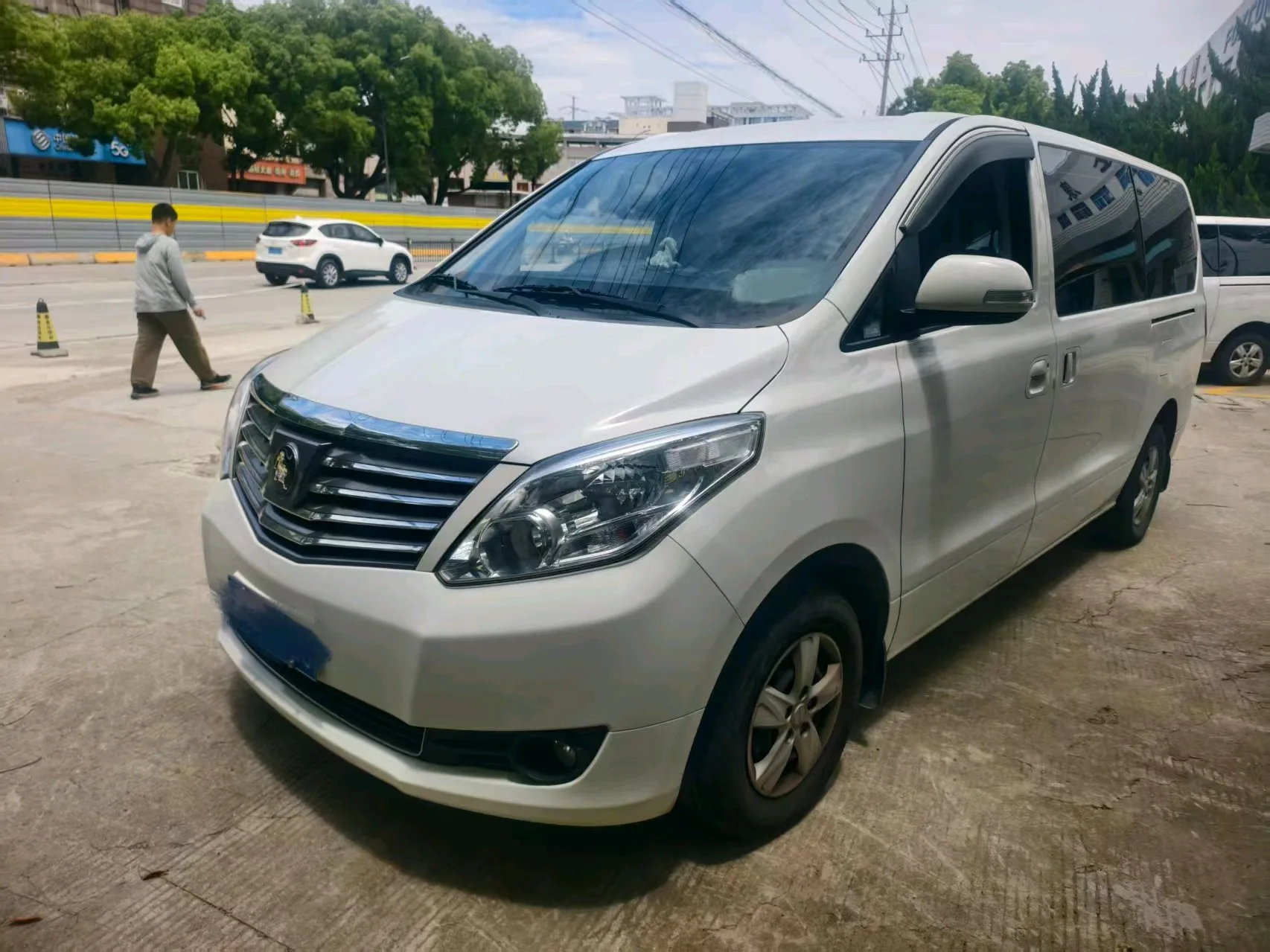 Fengxing Lingzhi PLUS 2022 Model, Lingzhi PLUS 2.0 Travel Edition, Comfort 7-Seater, Manual Transmission