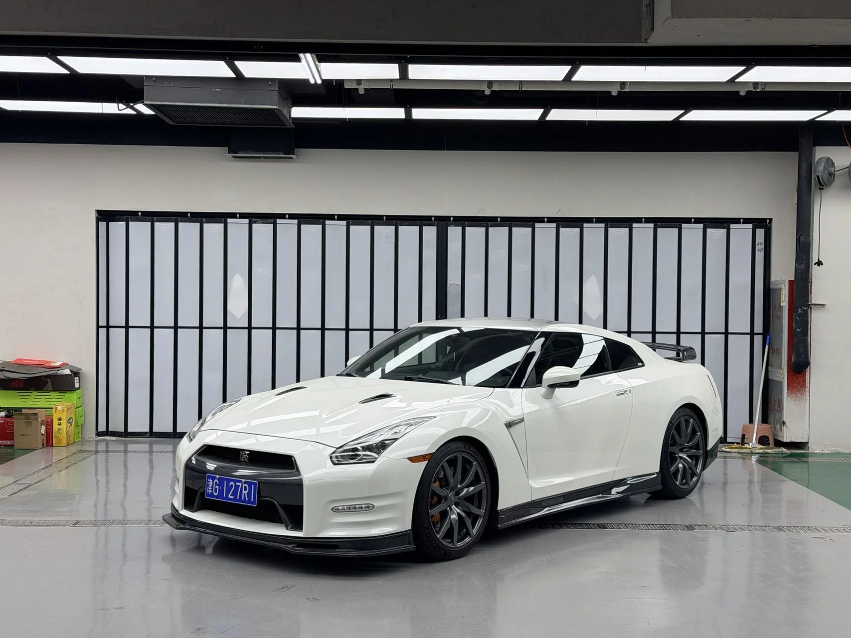 2014 Nissan GT-R 3.8T Premium Edition with black interior