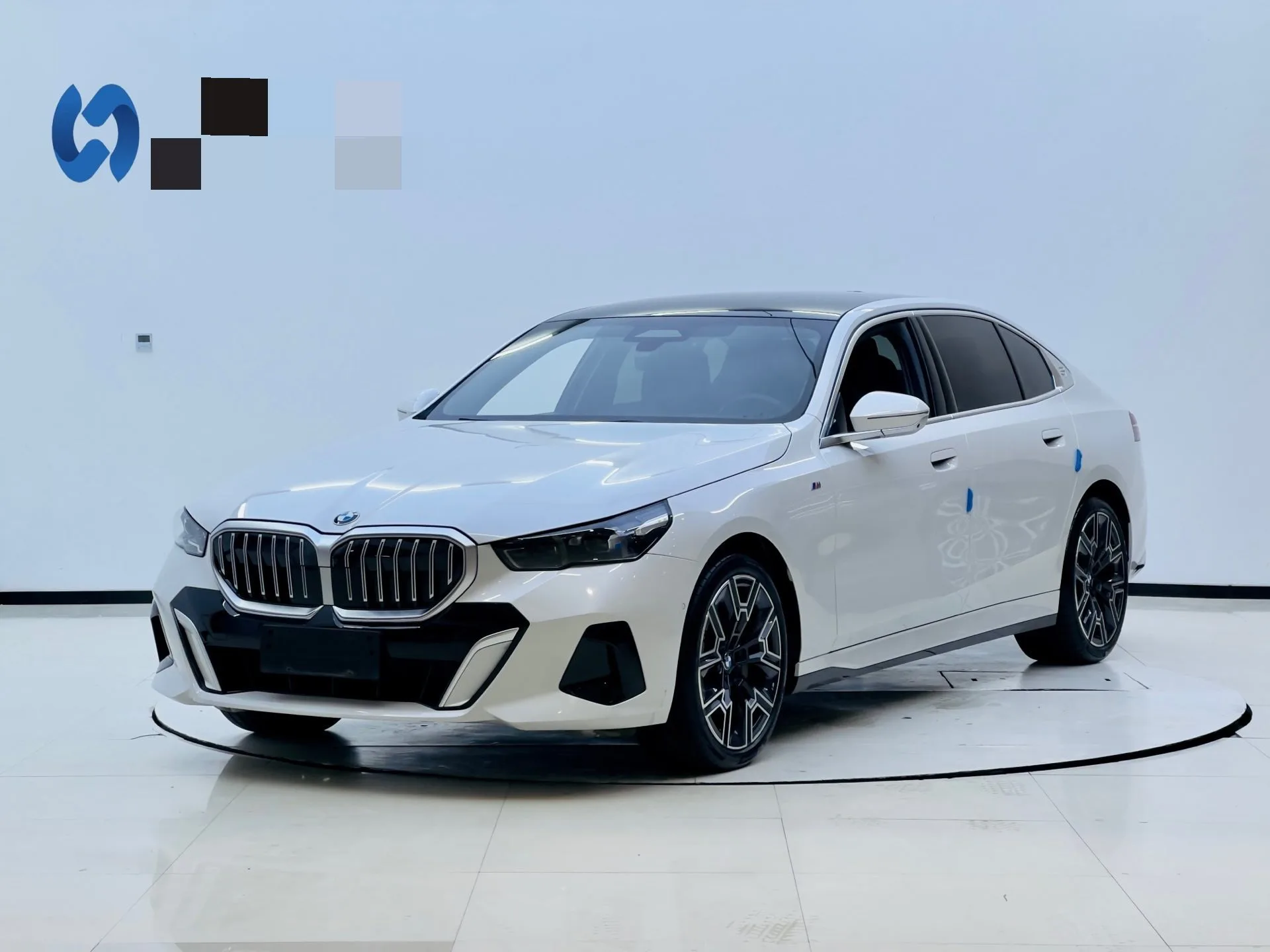 2024 BMW 5 Series 530Li 48V 2.0T Luxury Line with M Sport Package, Automatic Transmission