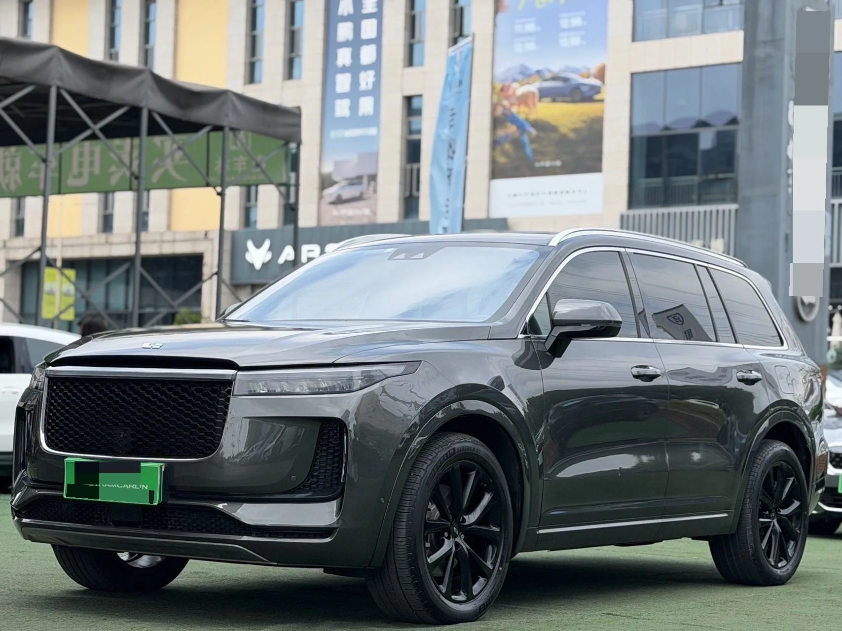 Li ONE 2020 Extended-Range 6-Seater