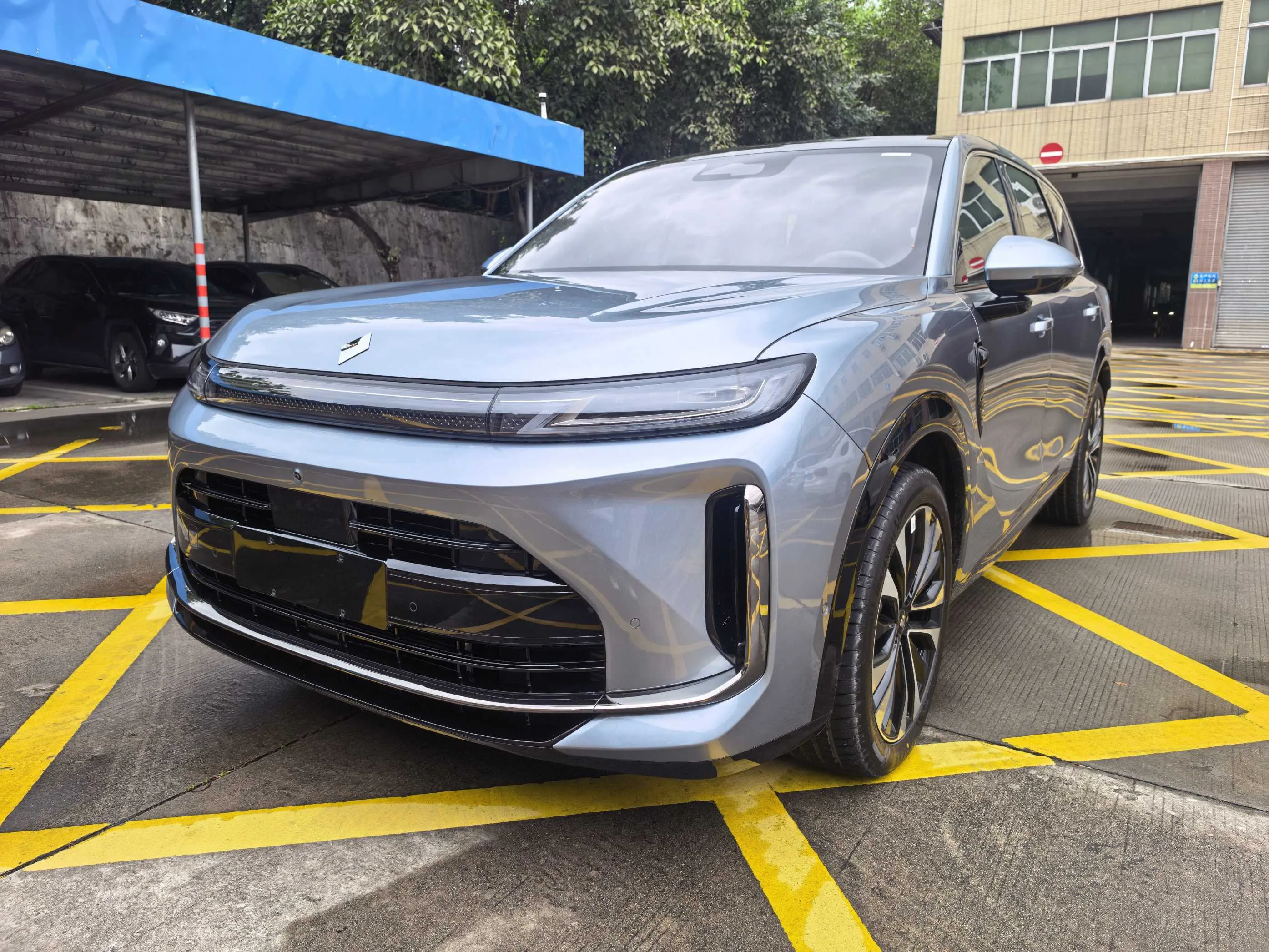 Huajing 2026 Model Year Huajing S 1.5T 255km Qiankun Premium Edition Automatic Transmission