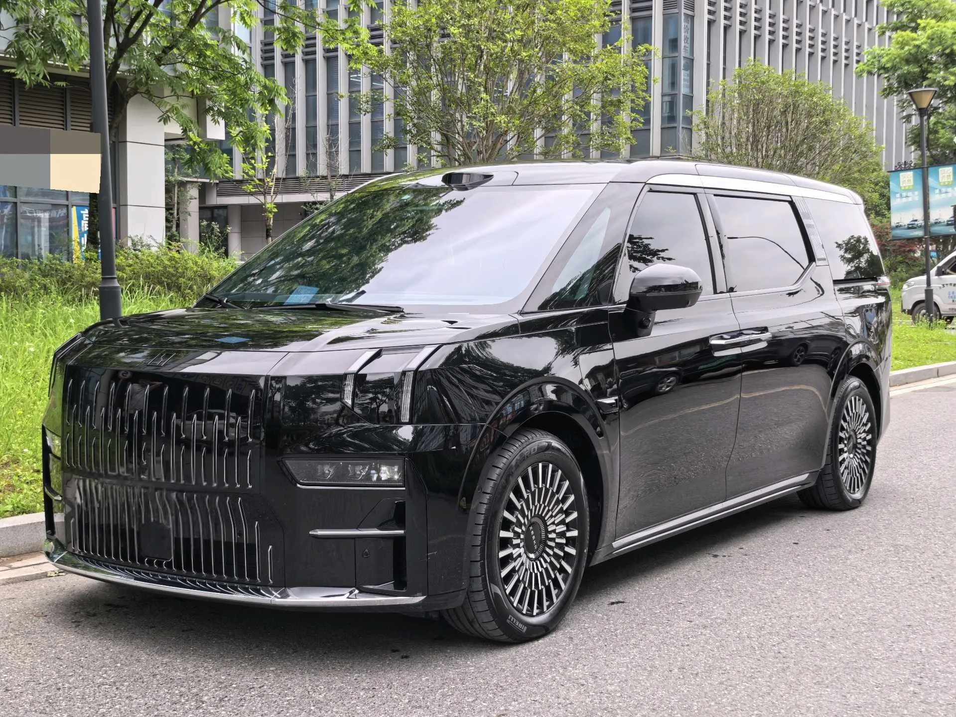 Zeekr 2024 Zeekr 009 Six-Seater Executive Edition AWD 108kWh Automatic Transmission