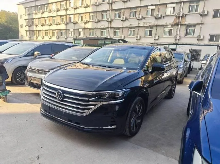 Viloran 2023 330TSI Business Edition