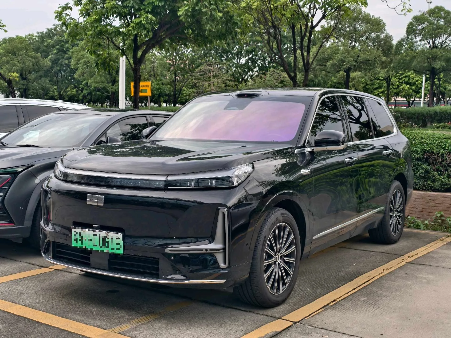 Geely Galaxy 2025 M9 1.5T 210km/h 4WD Navigator Edition Automatic Transmission