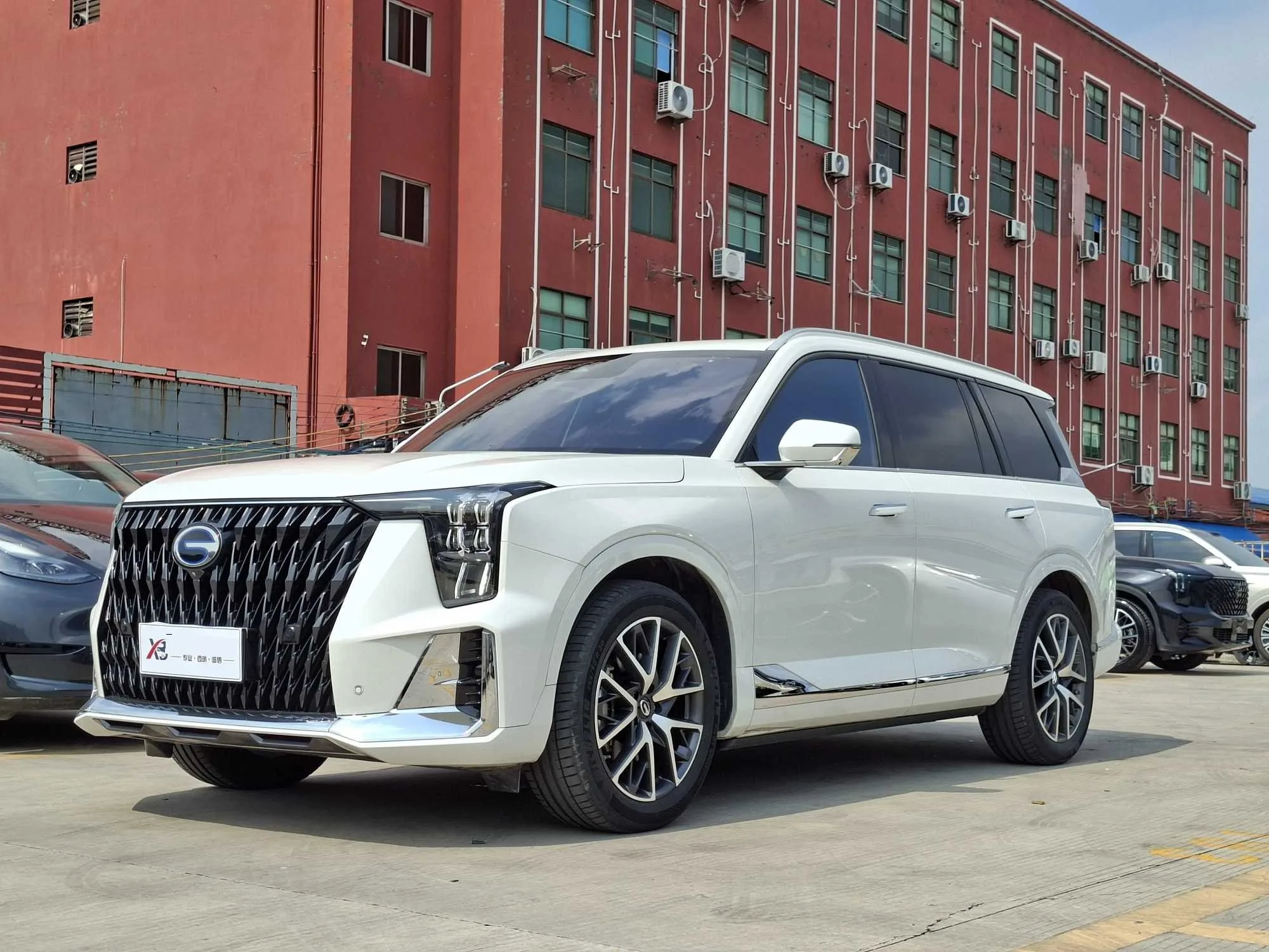 Trumpchi 2024 GS8 Hybrid 2.0TM CVT 2WD Premium Edition Automatic