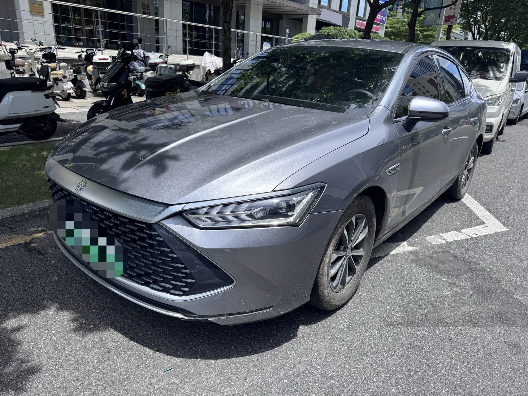 BYD 2023 Qin PLUS DM-i 1.5 CVT Champion Edition Leading Model 55KM Automatic
