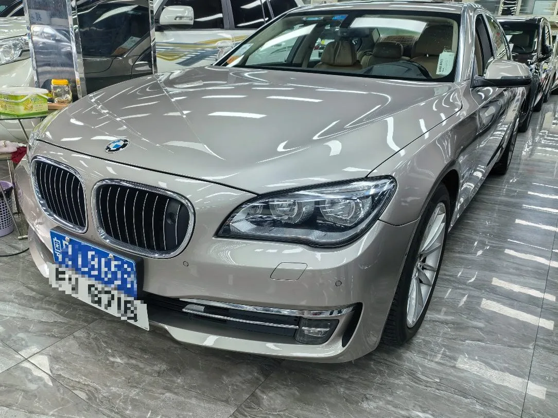 2013 BMW 7 Series 740Li Leading Edition