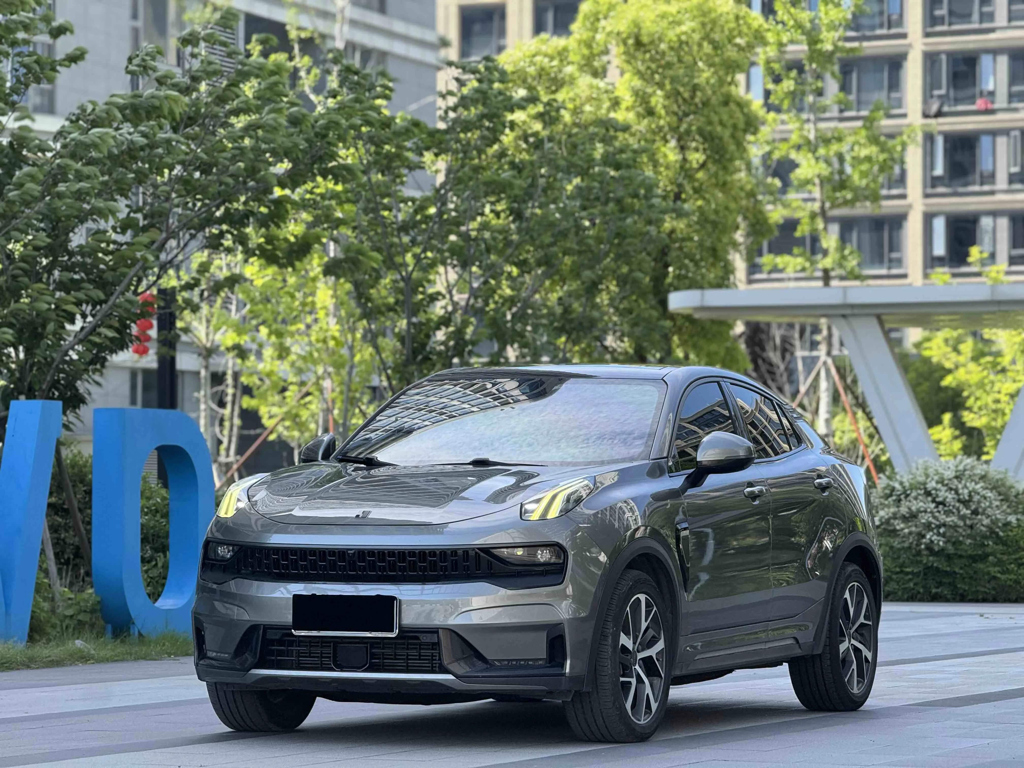 Lynk & Co 05 2020 Model Year 2.0TD AWD Power Plus