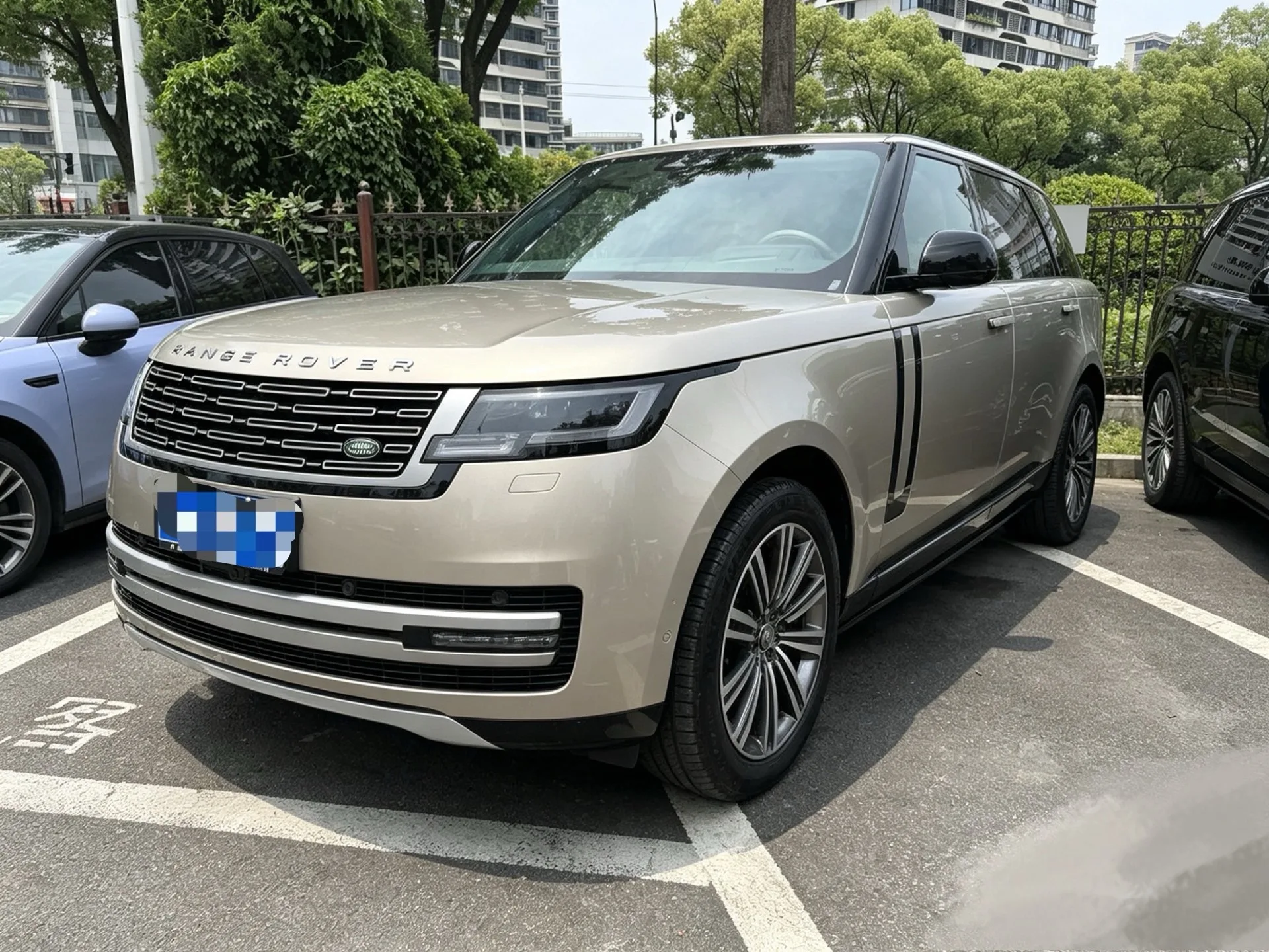 Land Rover Range Rover (Imported) 2026 Model Year Range Rover 48V 3.0T L6 400PS AB Long Wheelbase Automatic Transmission
