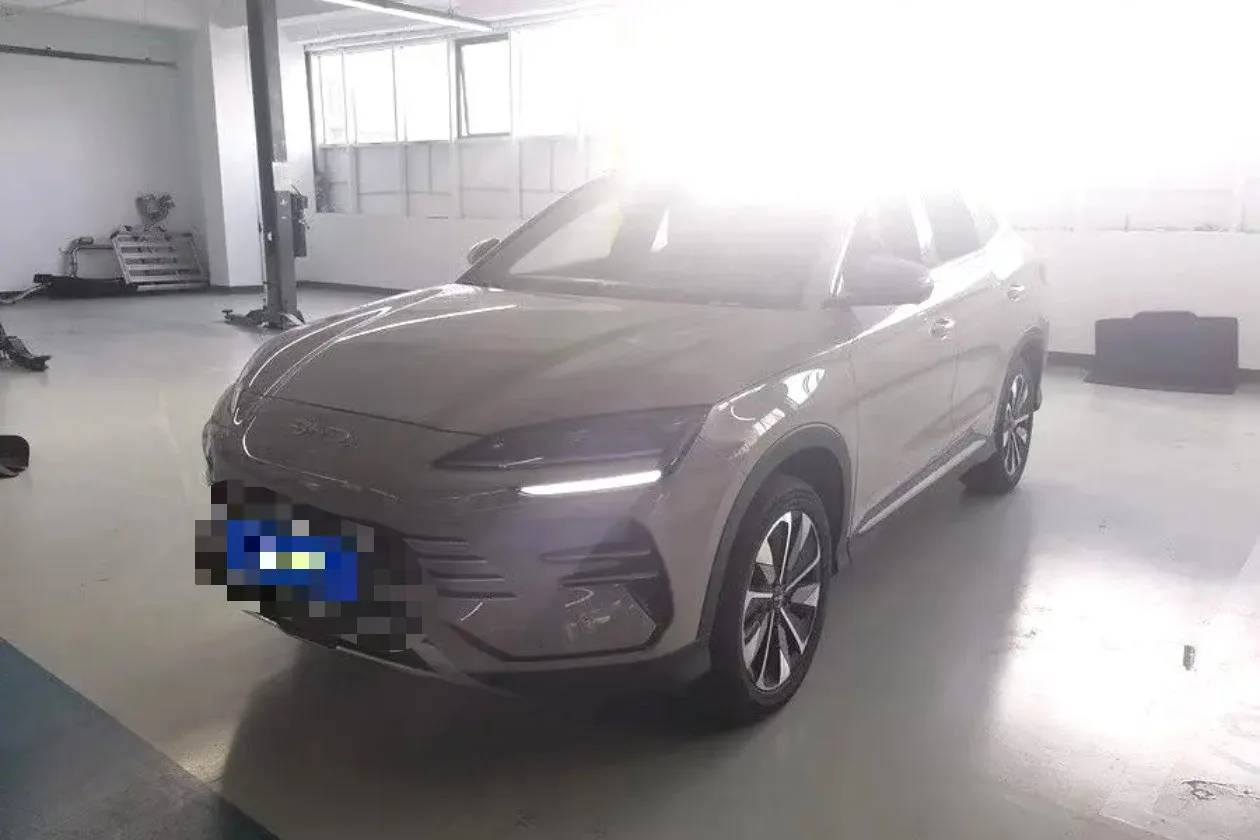 BYD 2024 Song L DM-i 1.5 CVT 112 km Beyond Edition Automatic