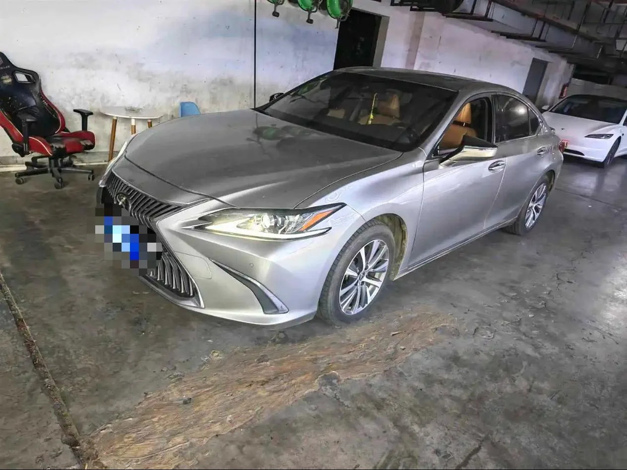 Lexus ES 2021 Model 200 Premium Edition