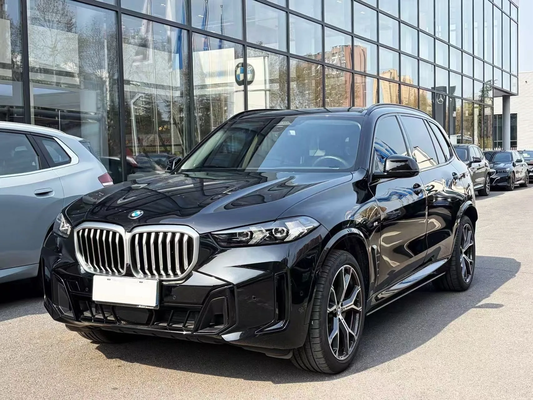 2026 BMW X5 xDrive30Li 48V 2.0T M Sport Shadow Edition Automatic