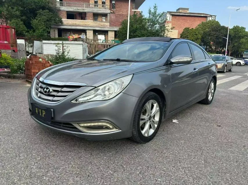 Sonata 2011 2.0L Automatic Top-of-the-line Edition