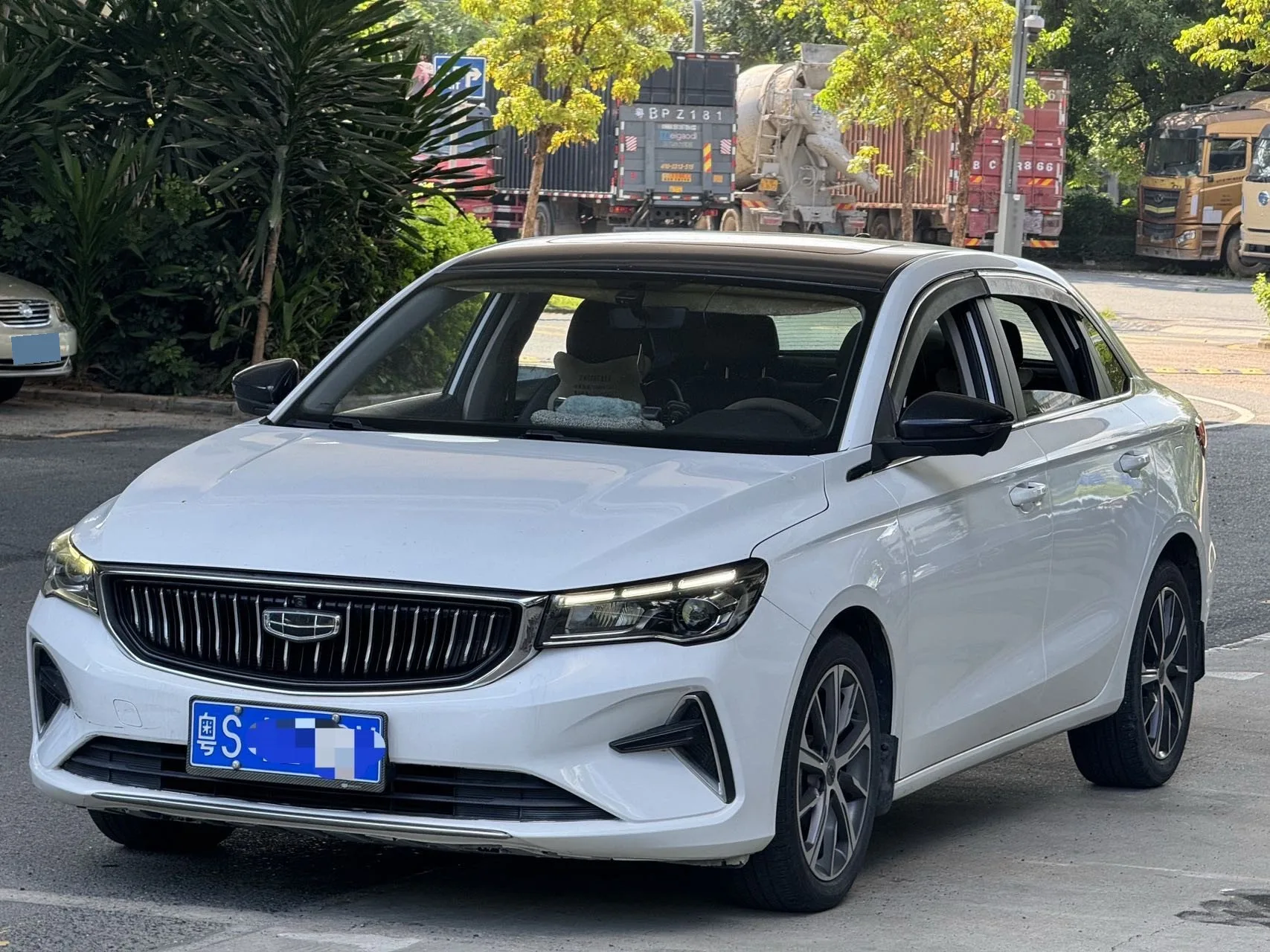 Geely Emgrand 2022 4th Generation 1.5L CVT Luxury Edition