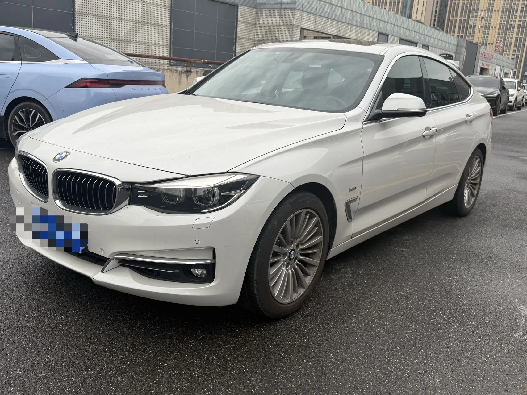 2017 BMW 3 Series GT 320i Luxury Design Package