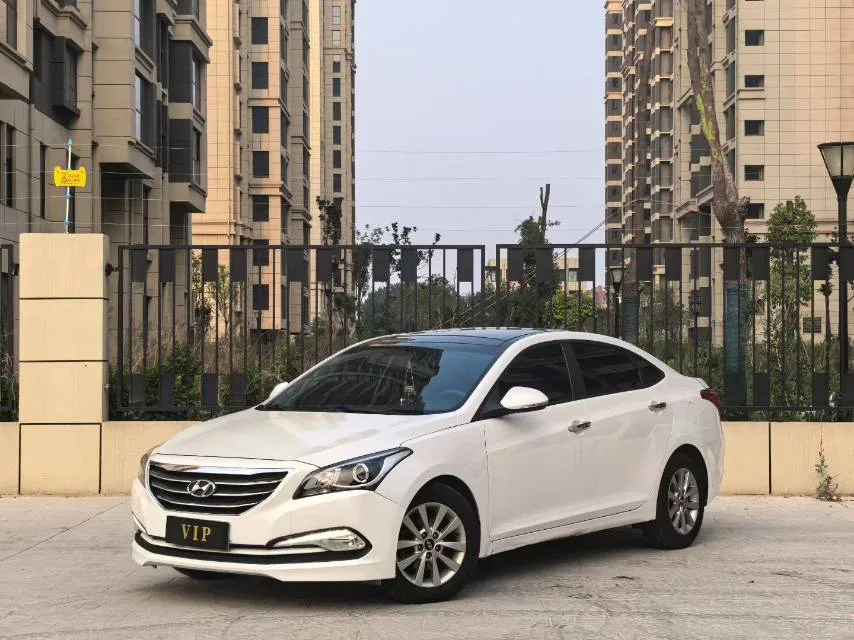 2014 Mistra 1.8L Automatic Intelligent GLS