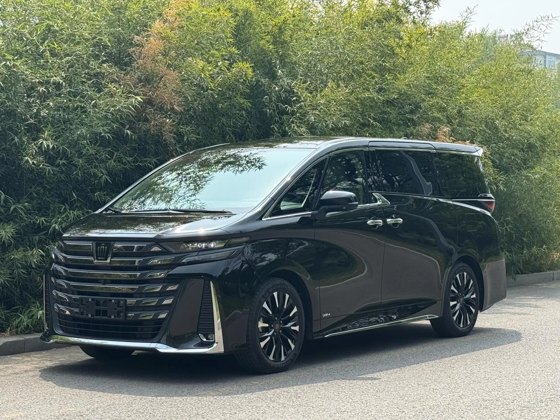Toyota Vellfire (Imported) 2024 Crown Vellfire 2.5 CVT Supreme Executive Edition Automatic Transmission