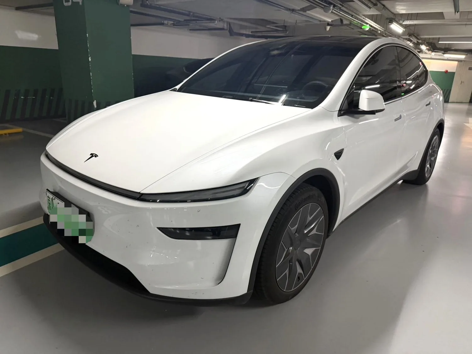 Tesla 2025 Model Y L Long Range All-Wheel Drive Automatic