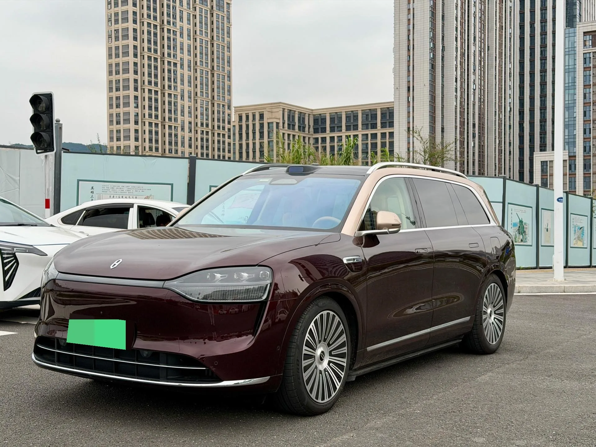 AITO 2025 M9 Extended Range Ultra Edition (52kWh, 5-seater, Automatic)
