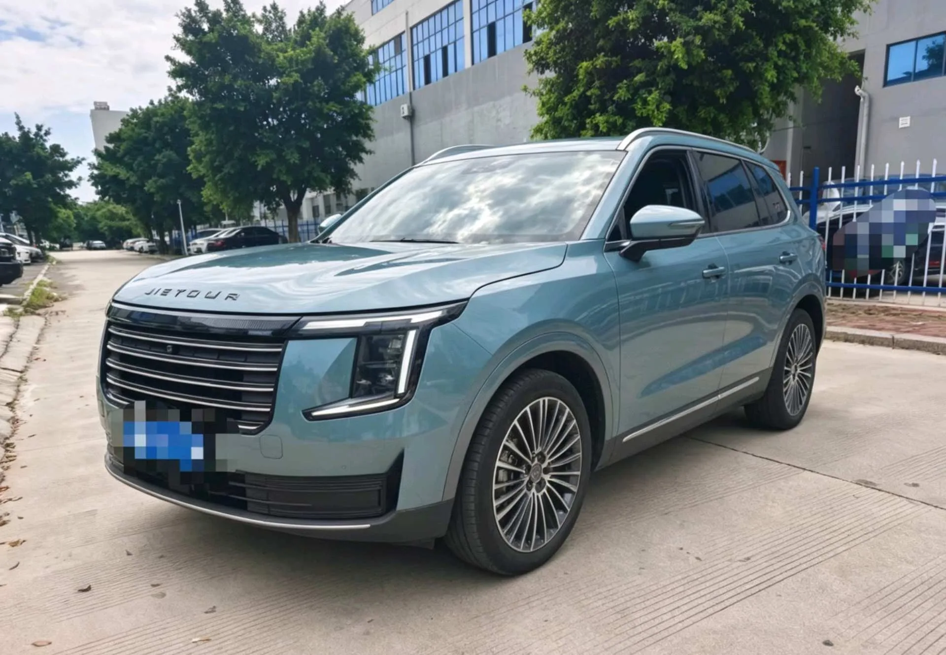 Jietu 2025 X70L 2.0TD Flagship 7-Seater Automatic