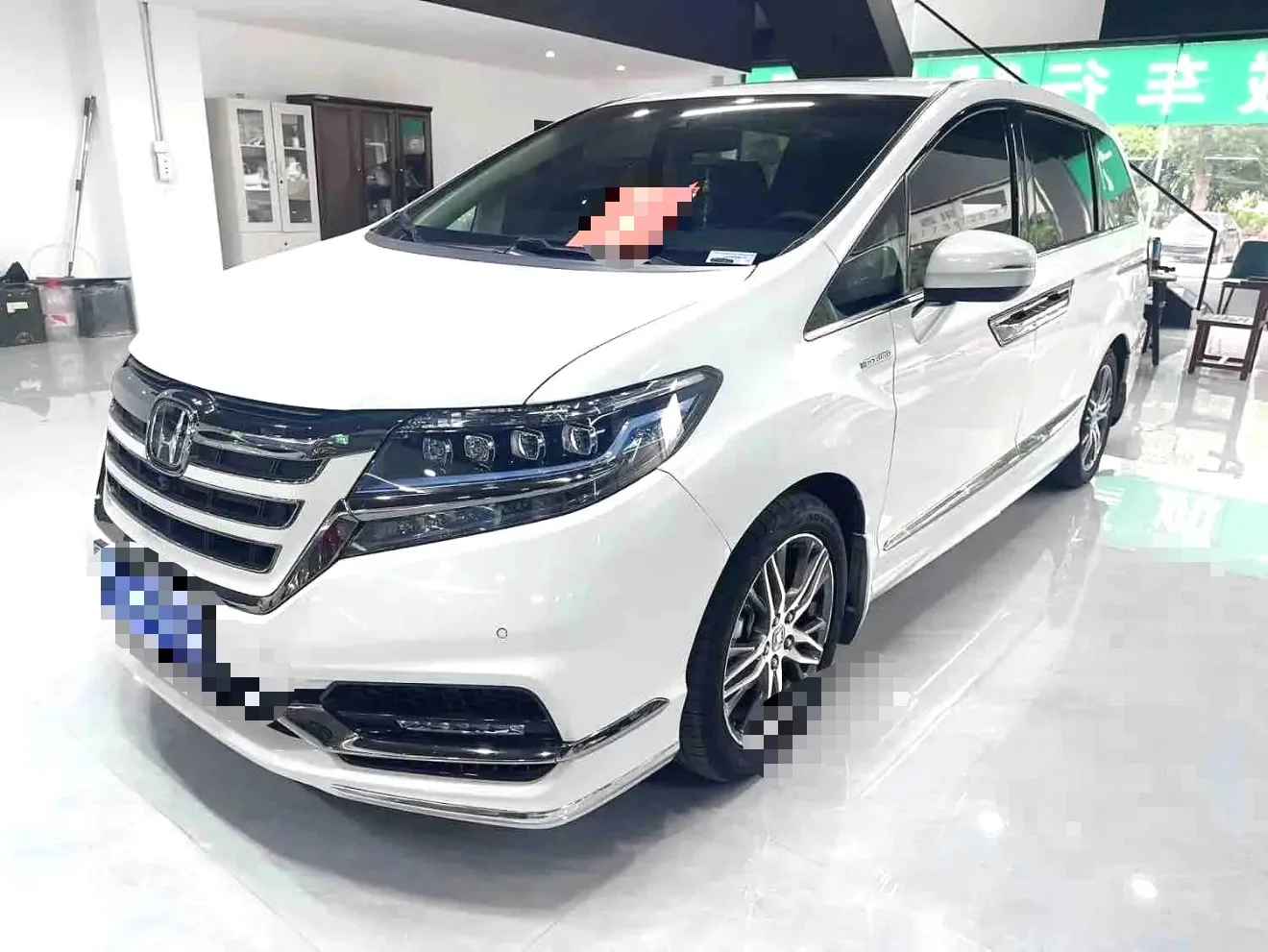 Elysion 2019 2.0L Hybrid Supreme Edition