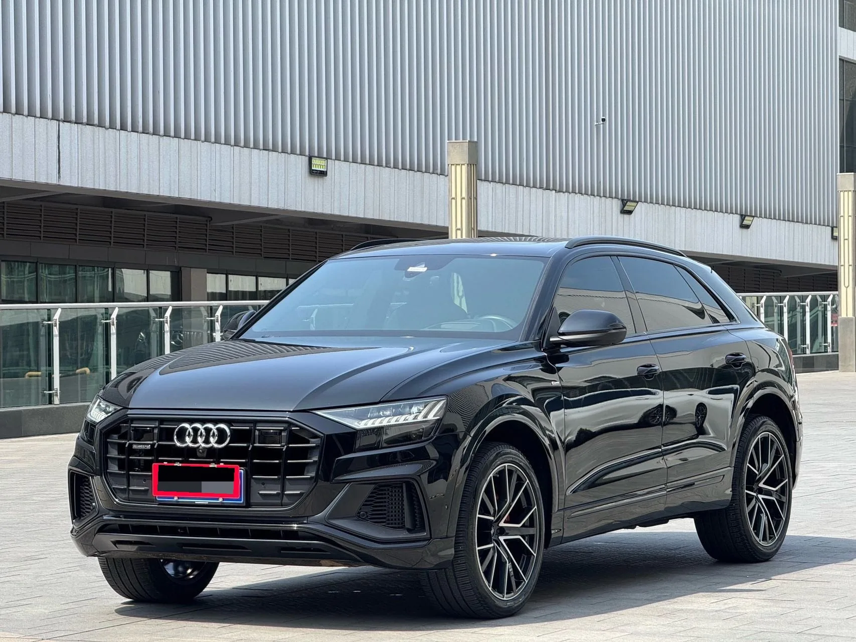 2022 Audi Q8 55 TFSI Sportline