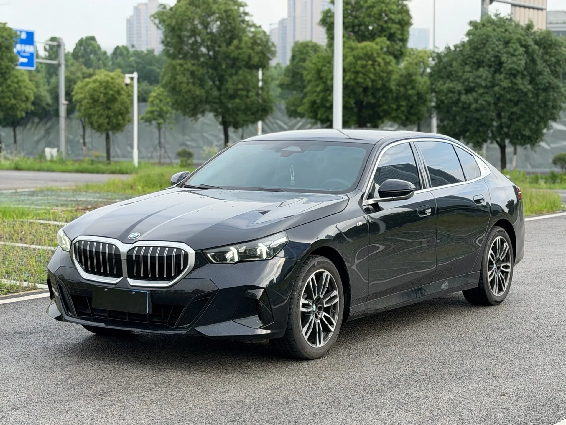 2025 BMW 5 Series 525Li 48V 2.0T M Sport Package Automatic