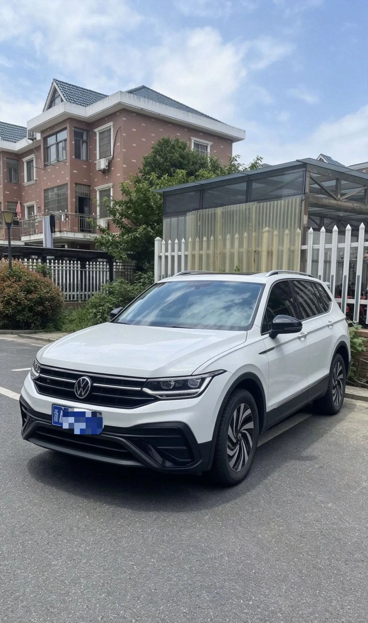Volkswagen 2024 Tiguan L 1.5TSI 300TSI 2WD Dragon Edition Automatic