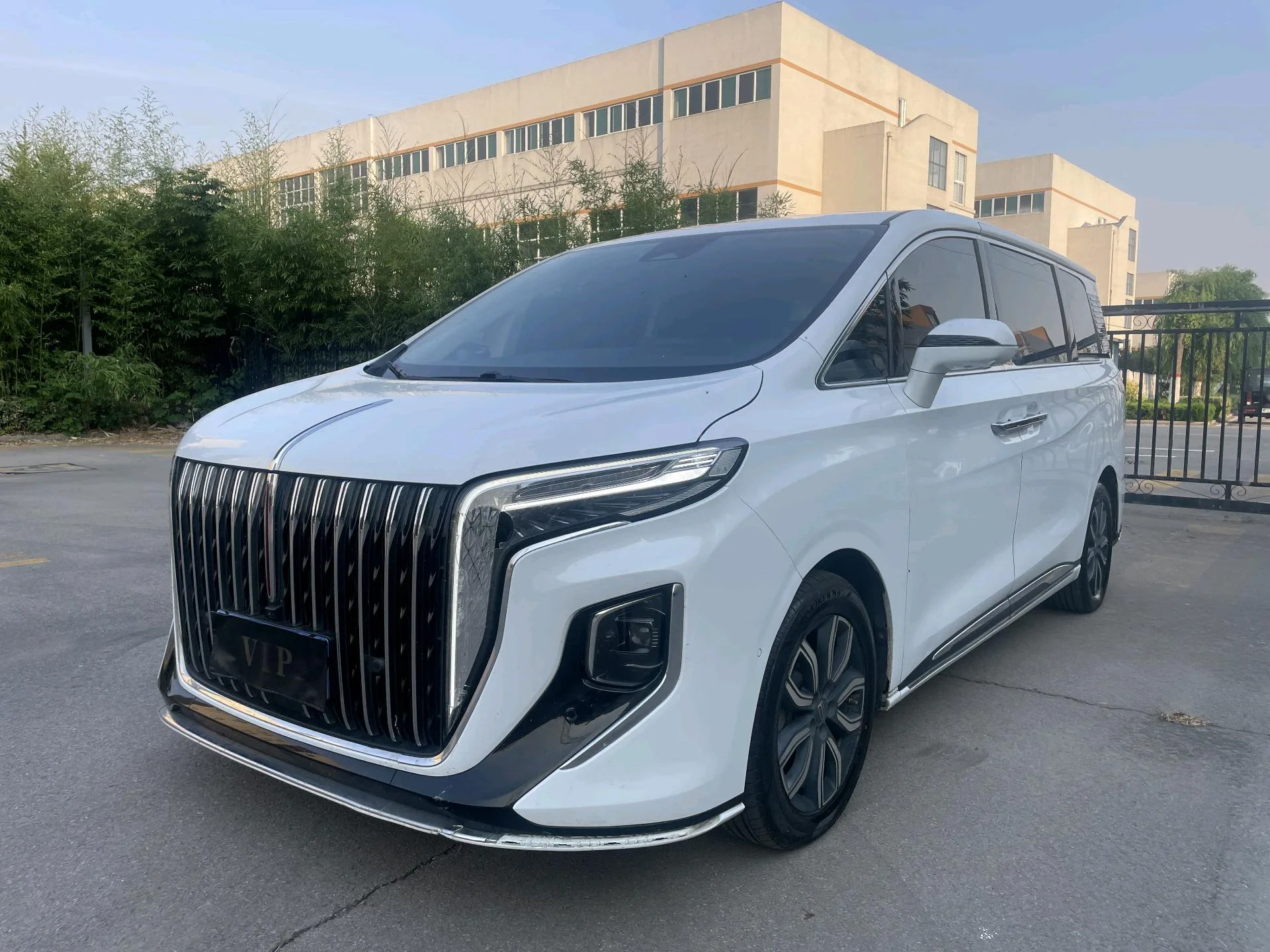 Hongqi HQ9 2023 2.0T Intelligent Flagship Edition
