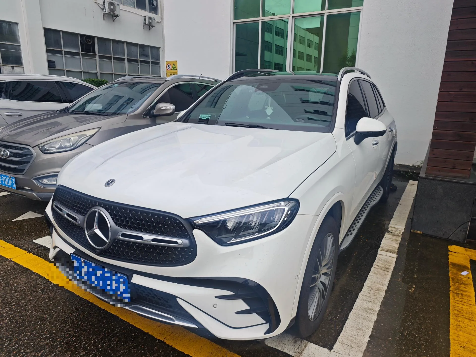 Mercedes-Benz 2024 GLC 300 L 4MATIC 48V 2.0T Dynamic 5-seater Automatic