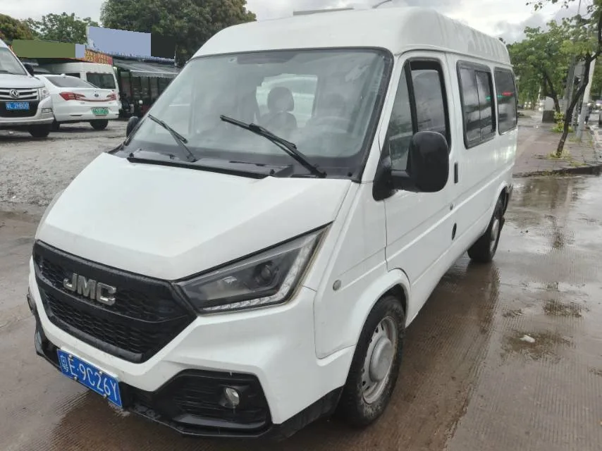 Jiangling 2021 Teshun 2.8T Space King Golden Bull Edition Short Wheelbase Mid-High Roof 6-Seater Diesel Manual Transmission