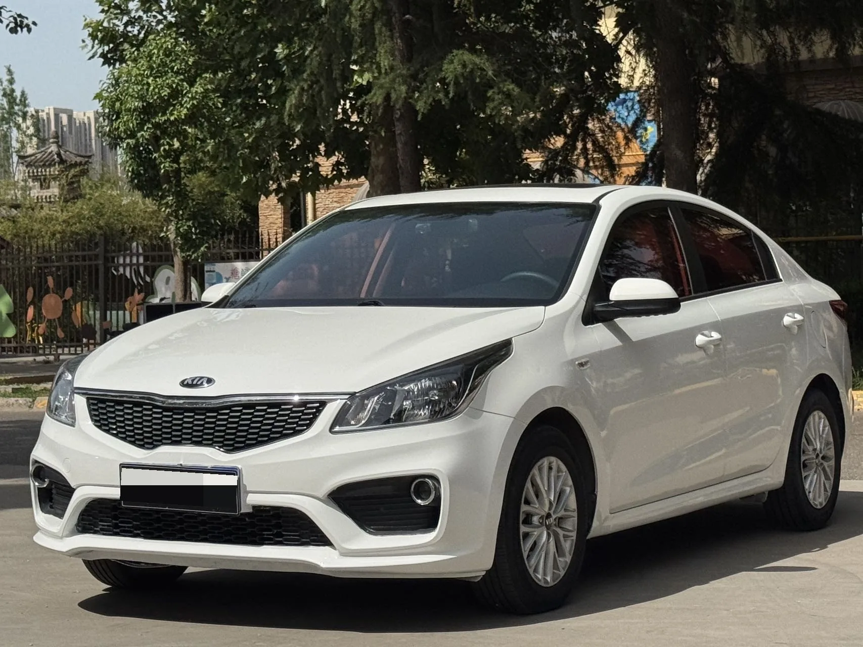 Kia K2 2017 Sedan 1.4L AT 15th Anniversary Special Edition GLS